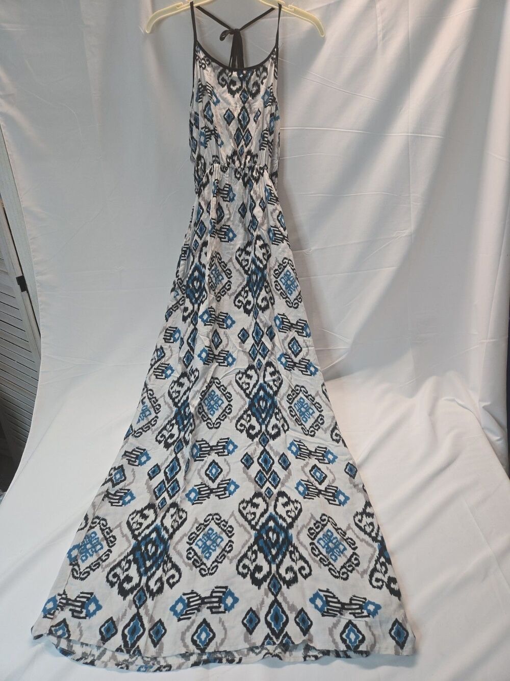 Love Tree Ikat Print Dress Womens Sleeveless Maxi M White 100% Rayon Flowy Boho